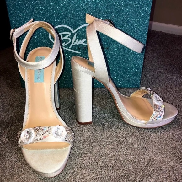 blue by betsey johnson ivory